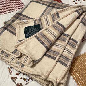 Lauren Ralph Lauren Cream, Brown & Gray Plaid 100% Algodón Cotton Throw